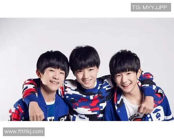 足球巨星脚步的轨迹解析：从青涩少年到世界巅峰的成长之路